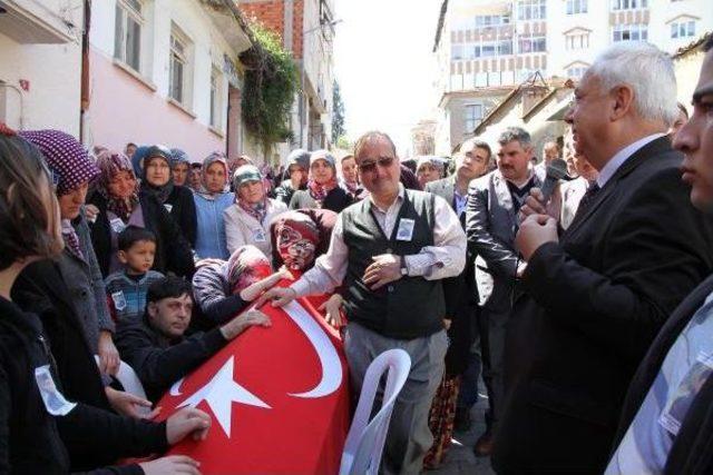 Malaga'da Boğulan Serdar'a, Türk Bayrağıyla Veda