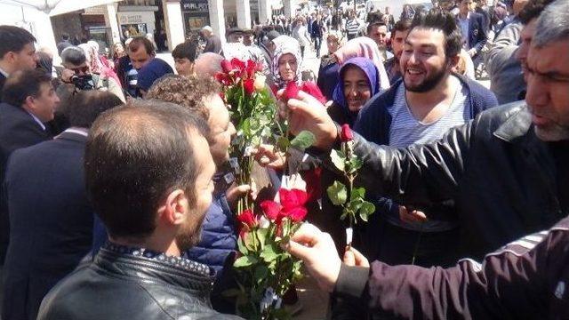 Kutlu Doğum Haftası Nedeniyle 3 Bin G&uuml;l Dağıtıldı 1