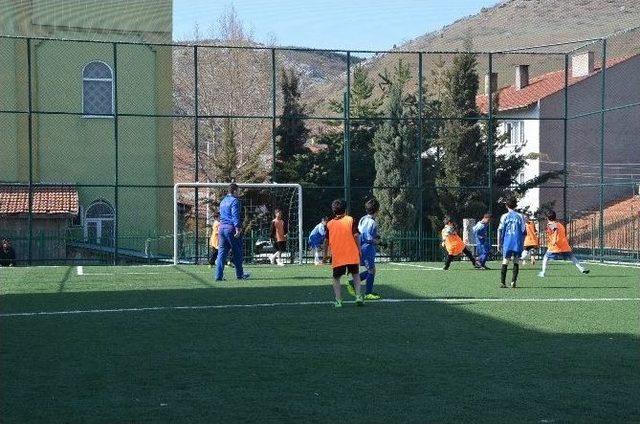 Bozüyük Belediyesi Okullar Arası Futbol Şenliği Başladı