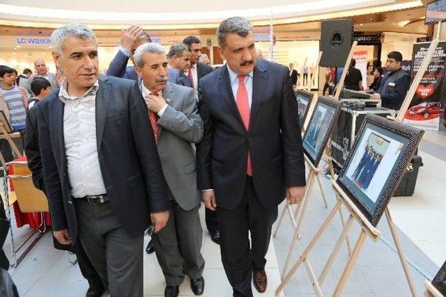 Turgut Özal’ın Anısına Fotoğraf Sergisi Açıldı 1