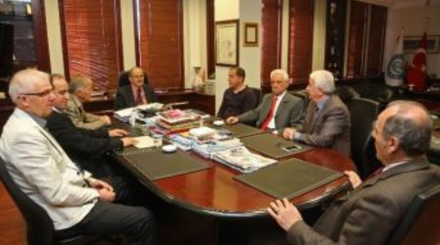 Eskişehirli Profesyonel Futbolcular Derneği&rsquo;nden B&uuml;y&uuml;kerşen&rsquo;e Ziyaret