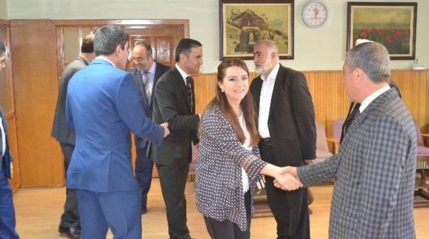 Hdp&rsquo;li Adaylardan Belediyeye Ziyaret