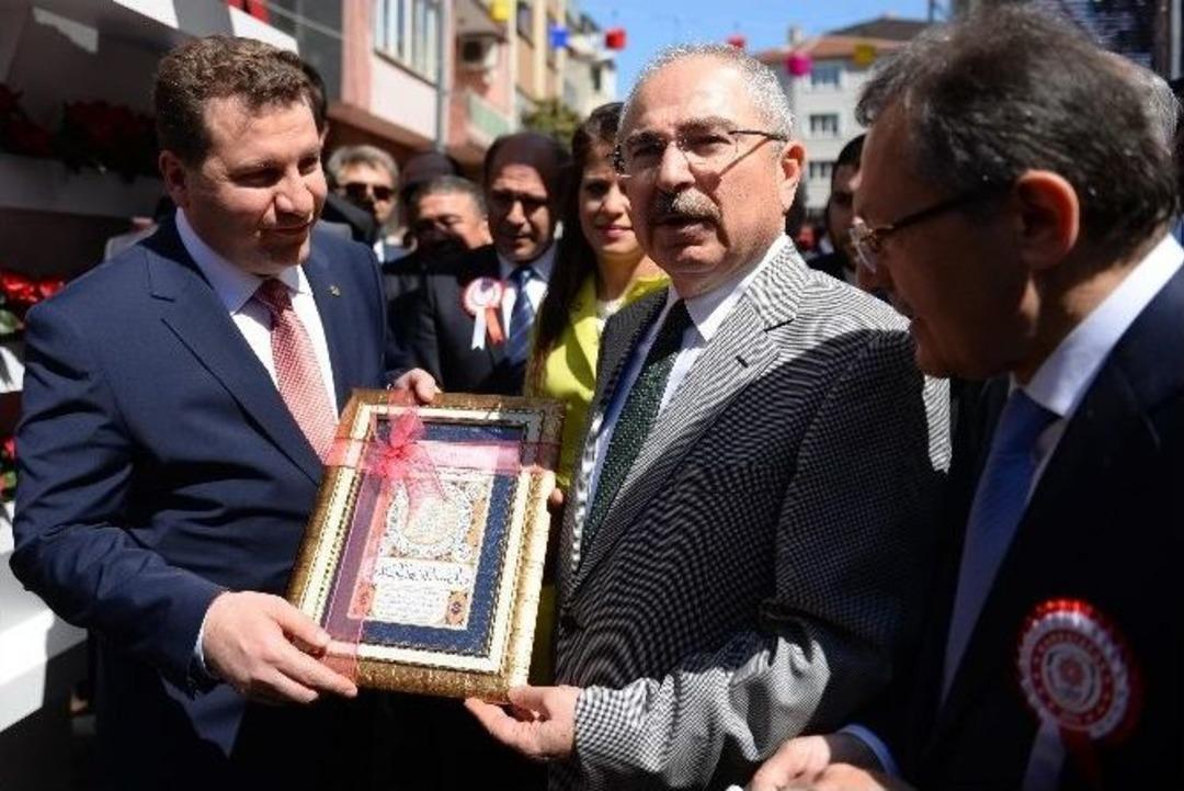 Kutlu Doğum Haftasında İl Protokol&uuml; G&uuml;l Dağıttı