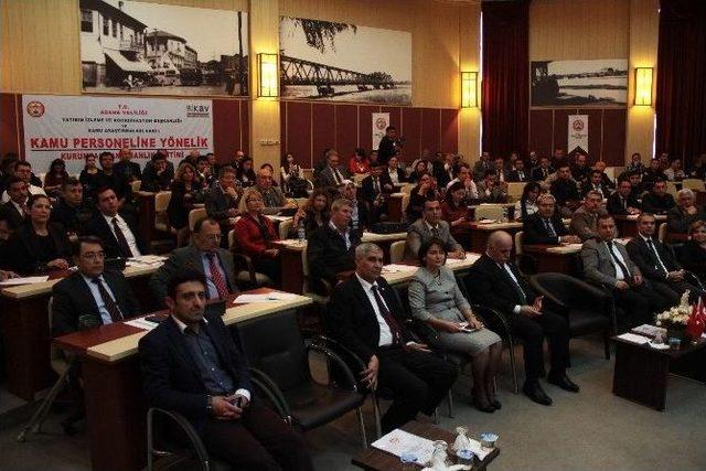 Kurumsal Danışmanlık Eğitim Seminerine Katılanlara Sertifikaları Verildi