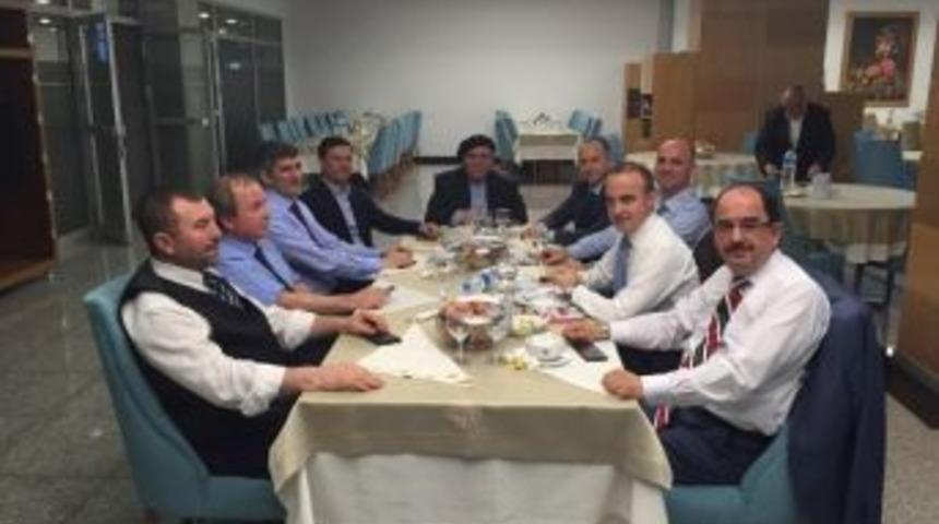 B&uuml;lent Turan &Ccedil;anakkaleli B&uuml;rokratlarla Bir Araya Geldi