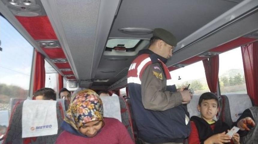 &Ccedil;eşitli Su&ccedil;lardan Aranan 6 Kişi Yakalandı