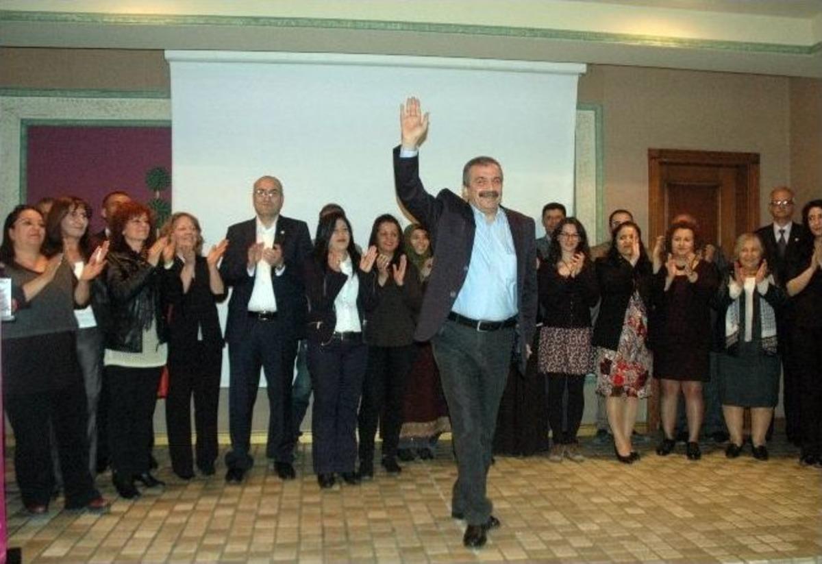 Sırrı S&uuml;reyya &Ouml;nder&rsquo;den Se&ccedil;imde Hakem Vurgusu