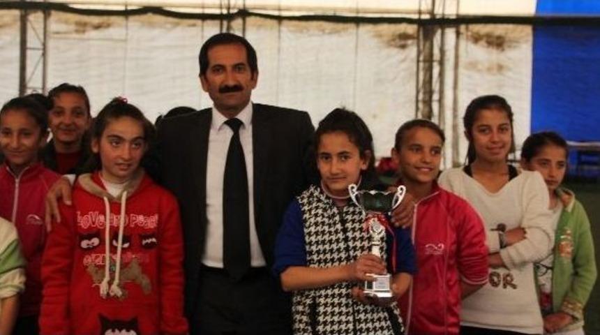 Okullar Arası Badminton İl Birinciliği Yarışması D&uuml;zenlendi