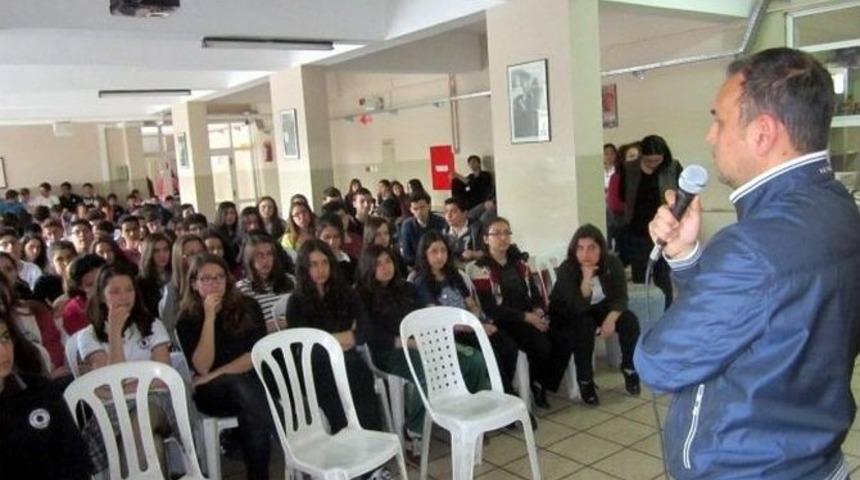 Mezun Oldukları Okul &Ouml;ğrencilerine Mesleklerini Tanıttılar