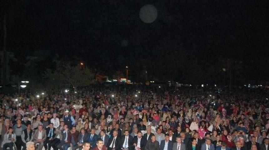 Nihat Hatipoğlu Ceyhan&rsquo;da Sohbet Verdi
