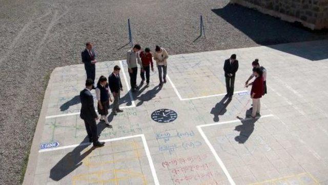 Ortaokul Bah&ccedil;esinde  matematik Bulvarı  2