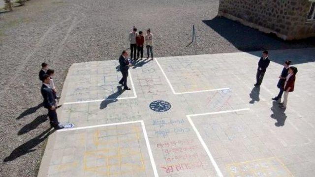 Ortaokul Bah&ccedil;esinde  matematik Bulvarı  3