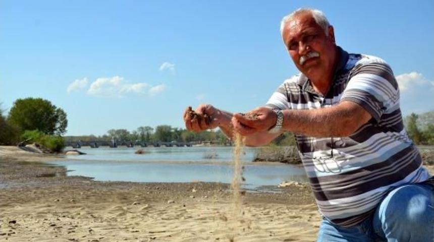 Edirne'de K&ouml;yl&uuml;n&uuml;n Kum Isyanı