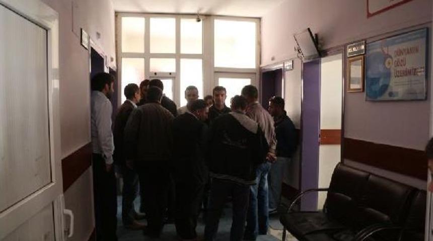 Şemdinli'de 5 Yaşındaki Ey&uuml;p K&ouml;peklerin Saldırısına Uğradı