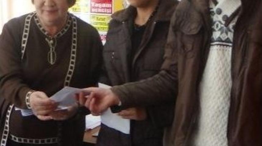 Hatay Toplum G&ouml;n&uuml;ll&uuml;leri 16 Yetim &Ccedil;ocuğa Maddi Yardımda Bulundu