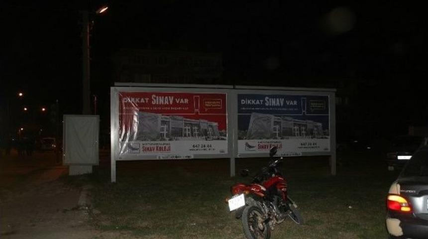 İtfaiye Aracı Servis Minib&uuml;s&uuml;ne &Ccedil;arptı: 4 Yaralı