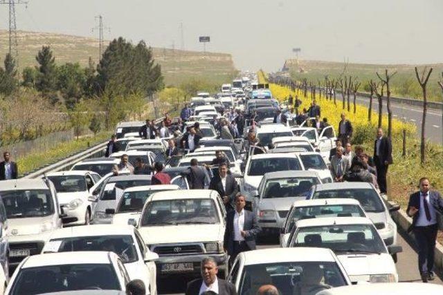 Şanlıurfa'da Çiftçiler Ak Partili Adayların Yolunu Kesti