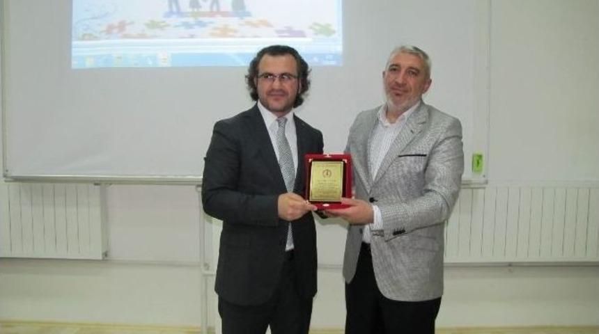 Hisarcık&rsquo;ta &ldquo;bilin&ccedil;li Aile, Duyarlı Gen&ccedil;lik Konferansı&rdquo;