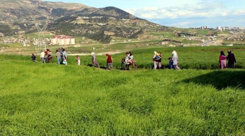Mahalleliden Siyaset&ccedil;ilere Yol Tepkisi