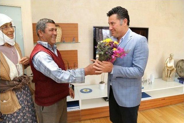 Başkan Kocadon, Bodrumlu &Uuml;reticinin Yanında 1