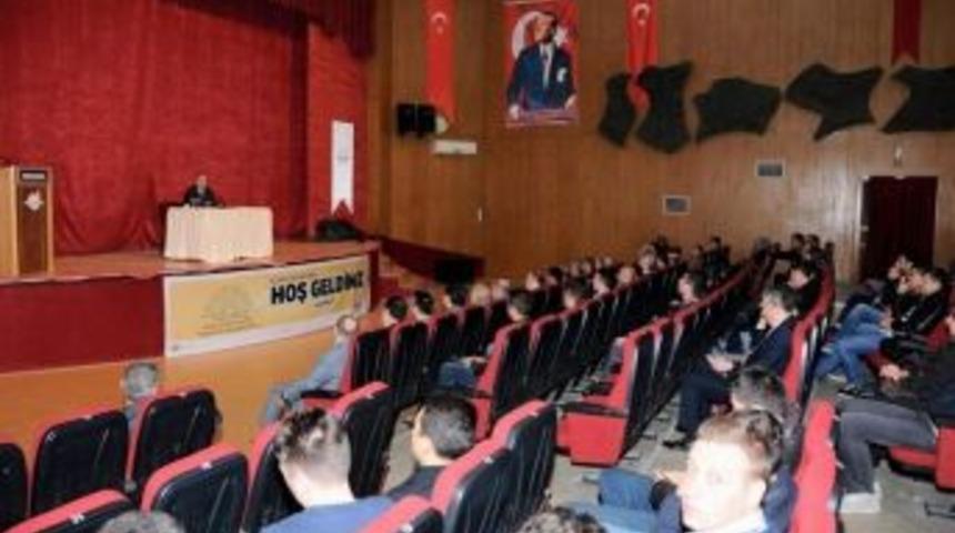 Kur&rsquo;an Ve Hadis Işığında Hz Muhammed (s.a.v) Anlatıldı