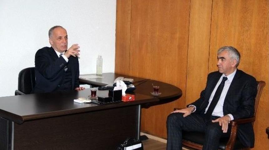 Gmis, Türk-iş’i Ziyaret Etti