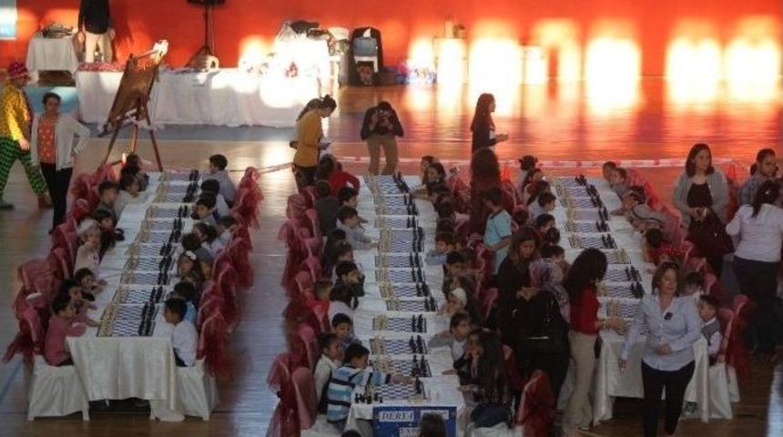 D&ouml;rtyol&rsquo;da Ulusal Egemenlik Satran&ccedil; Turnuvası D&uuml;zenlendi