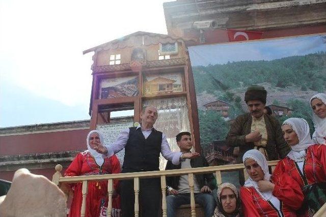 Kadir Topbaş Geleneksel Artvin Düğününde