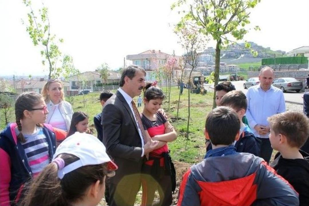 Diktikleri Fidanlara Kendi İsimlerini Verdiler