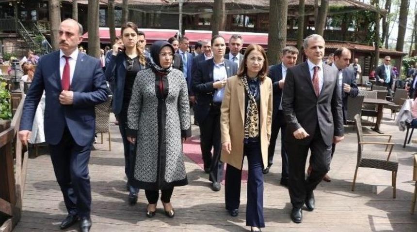 Bakan Ayşenur İslam Sağlık Brifingi Aldı