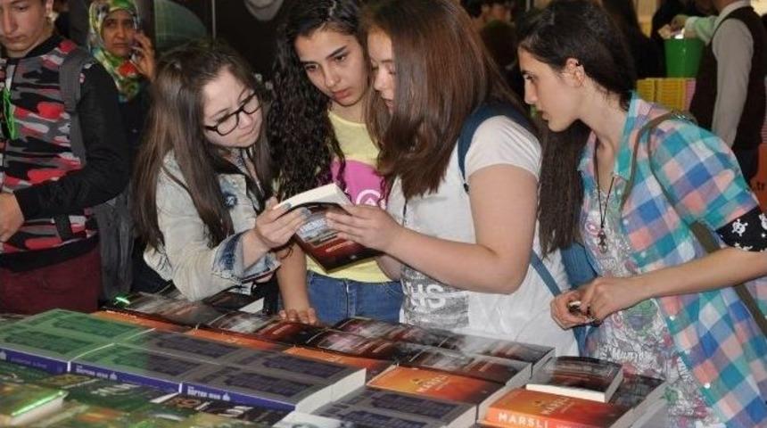 İzmir Kitap Fuarı 20. Kez Kapılarını A&ccedil;tı