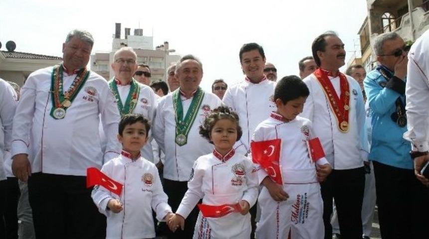 Marmaris&rsquo;te Renkli Aş&ccedil;ılar Bayramı Kutlaması