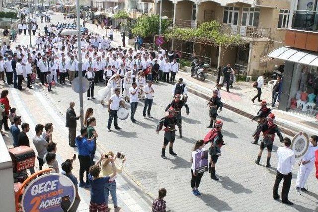 Marmaris&rsquo;te Renkli Aş&ccedil;ılar Bayramı Kutlaması 1