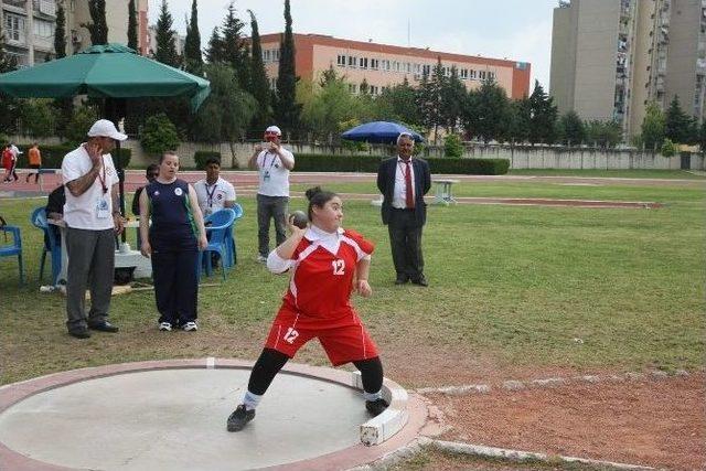 Özel Sporculara Büyükşehir Desteği