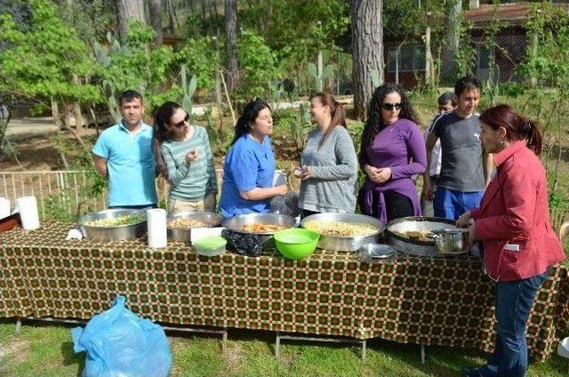 Haydos Başkanı Dağdelen, Yaş Gününü Barınakta Kutladı