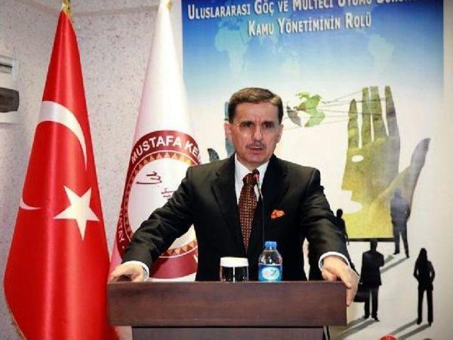 Hatay Valisi Topaca: T&uuml;rkiye nin M&uuml;lteci Sorunu Var 1