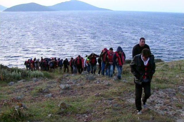 Bindikleri Bot Batan Kaçaklar Kurtarıldı 1