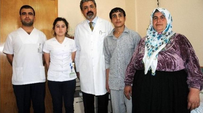 Suriyeli T&uuml;rkmen &Ccedil;ocuk Meram Tıp&rsquo;ta Nefes Aldı