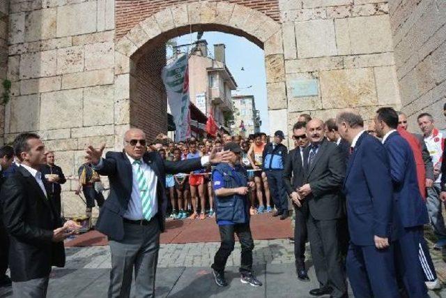 Startı Gecikmeli Veren Bakan Müezzinoğlu’Na Tepki 2