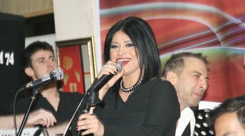 &Uuml;nl&uuml; Sanat&ccedil;ı Bendeniz Devrekli Hayranları İle Buluştu