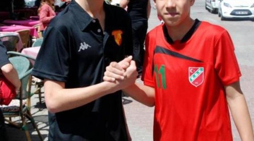 İzmir'in 2 Takımı Karşıyaka Ve G&ouml;ztepe:"ezeli Rakip Ebedi Dost"