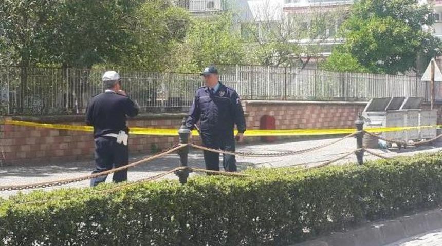 Okul &Ouml;n&uuml;ne Bırakılan Valiz Korkuttu