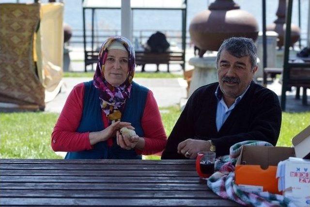 Bahar Sıcaklarının Ortaya Çıkmasıyla Ankaralılar Parklara Koştu