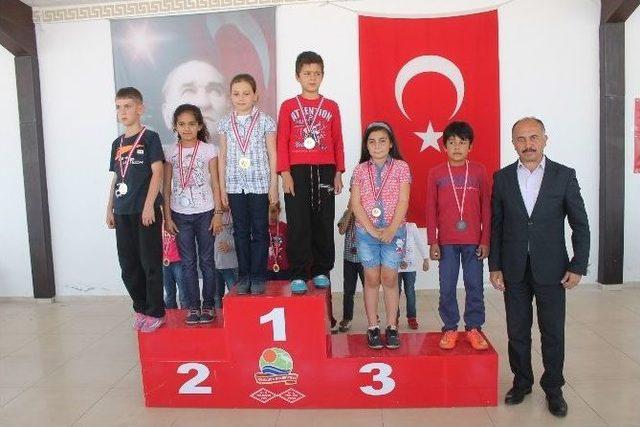 Ulusal Egemenlik Ve &Ccedil;ocuk Bayramı Satran&ccedil; Turnuvası Sona Erdi 1