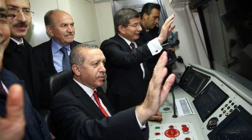 Erdoğan Vatman Koltuğuna Ge&ccedil;erek İlk S&uuml;r&uuml;ş&uuml; Başlattı