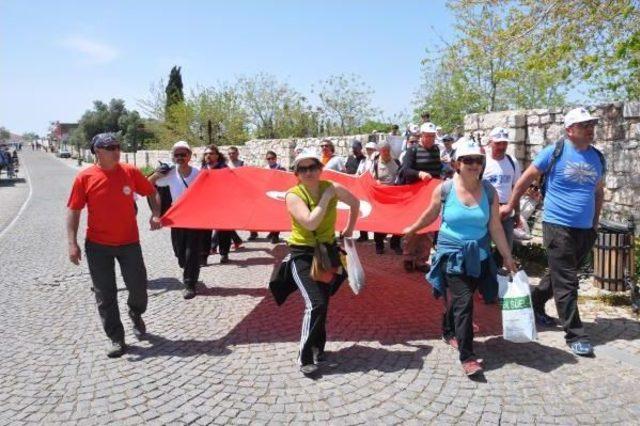 Didim'de 'kutsal Yol' Yürüyüşü