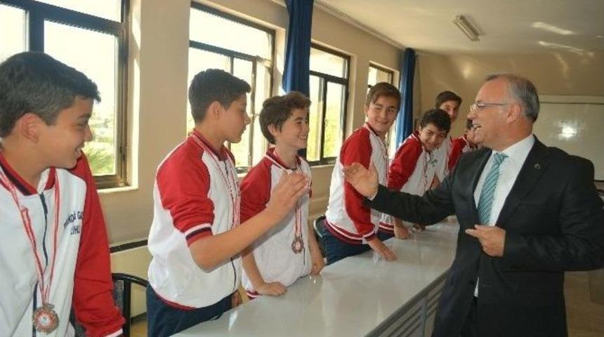 Kayda, Manisa Şampiyonu &Ouml;ğrencileri Ağırladı