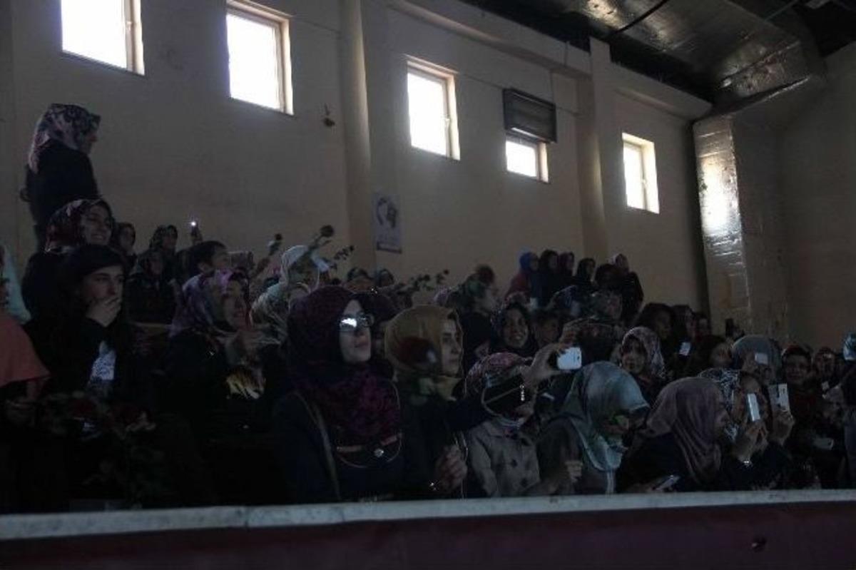 Gen&ccedil;ler Kutlu Doğum&rsquo;da Buluştu