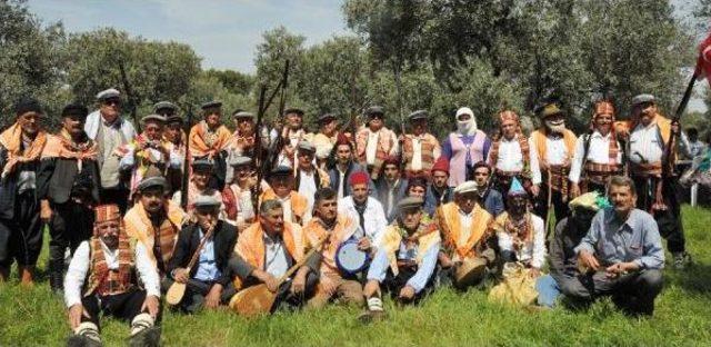 Karnaval Gibi Su Yolu Y&uuml;r&uuml;y&uuml;ş&uuml; 2