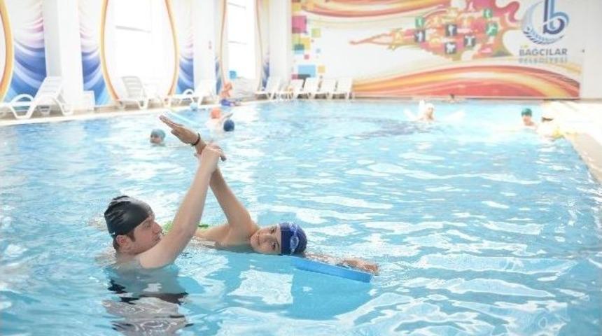 Bağcılar&rsquo;da Beden Eğitimi Dersleri Artık Havuzlarda Yapılacak